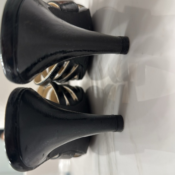 Sandals - Picture 4 of 4